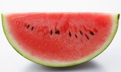 炎热的夏天，西瓜该怎么吃？